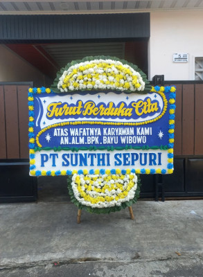Papan Bunga Duka di Larangan Utara
